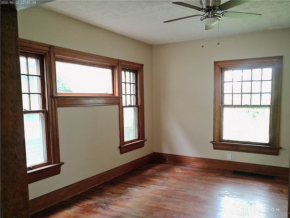 5th image of 830 Manhattan Ave