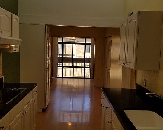 2nd image of 250 W Fairview Ave Unit 307