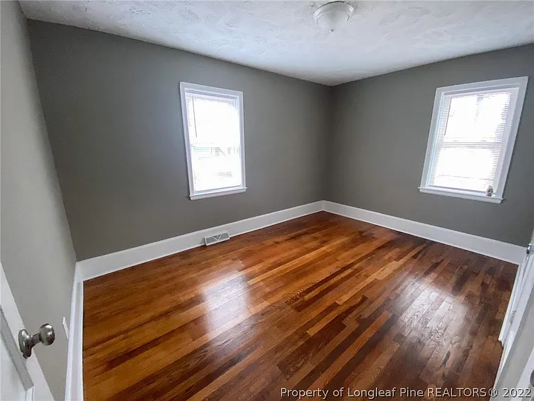 210 E 16th St #2 — Photo 13
