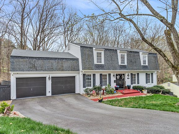 3rd image of 108 Niblick Dr