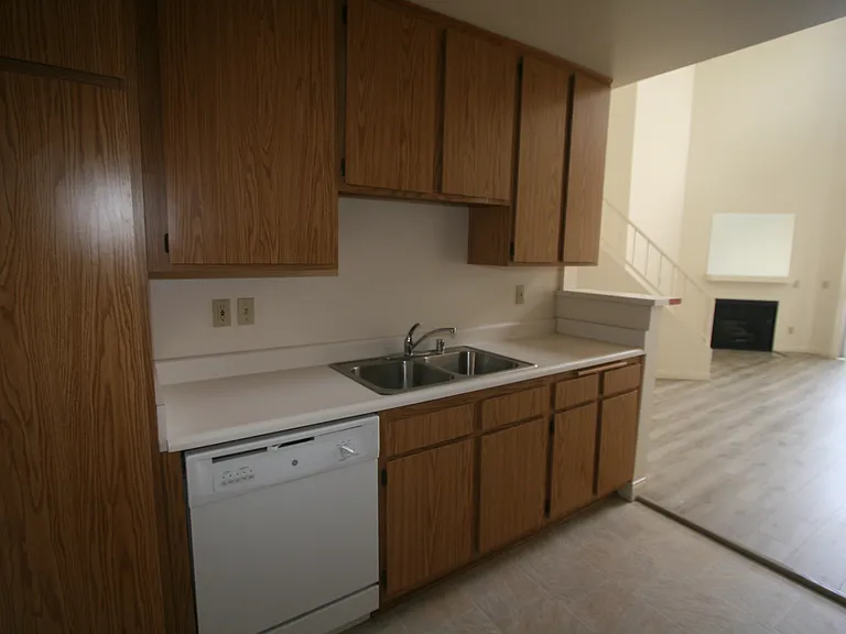 3637 Clarington Ave #213 — Photo 48