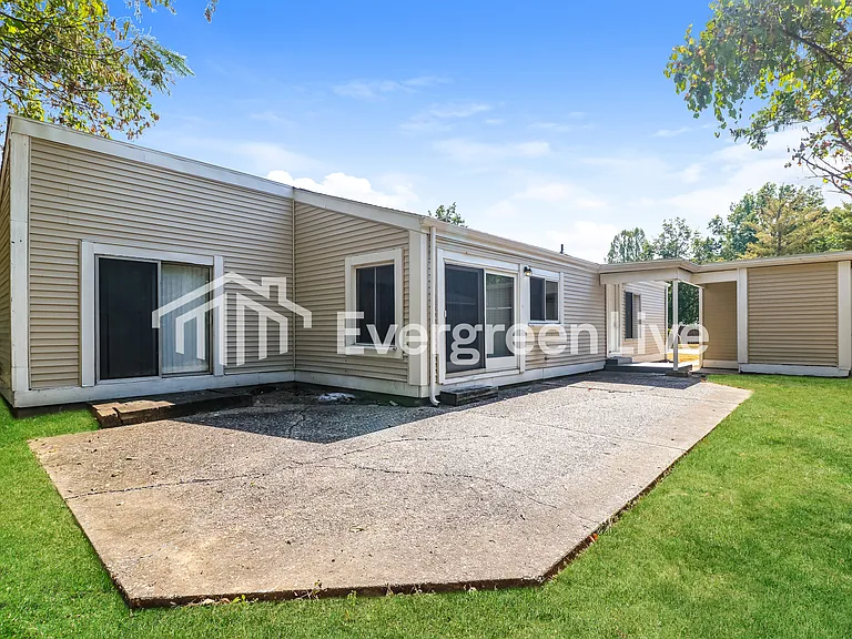 1382 Langholm Dr — Photo 14