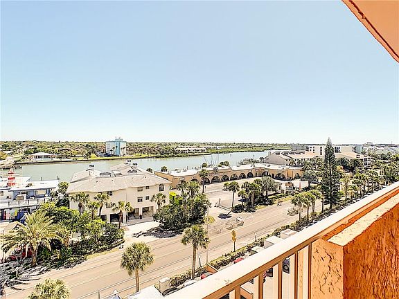 4th image of 20002 Gulf Blvd APT 2703