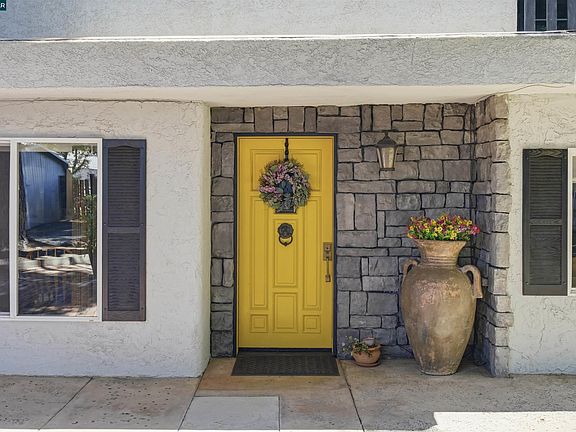 4th image of 5249 Olive Dr