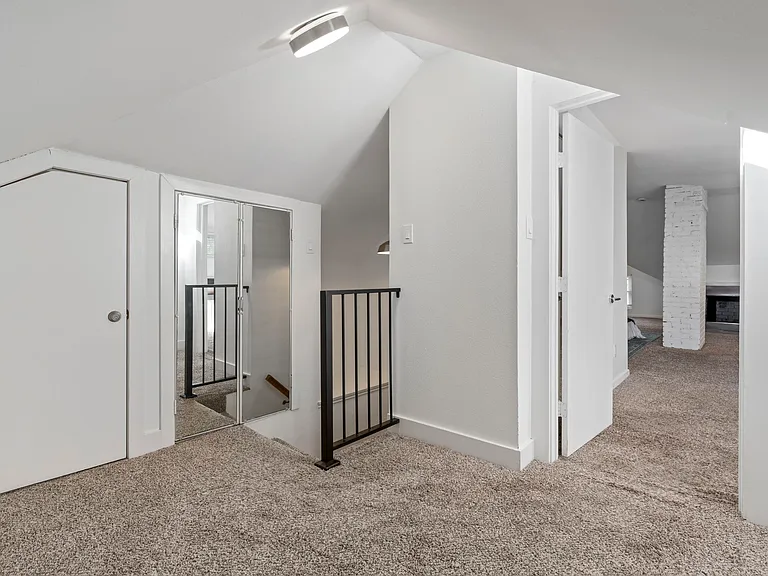 5800 Oram St #5800 — Photo 34