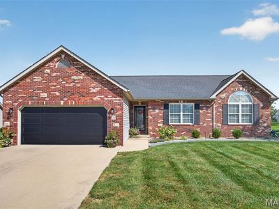 35 Whistling Straits Dr, Highland, IL, 62249