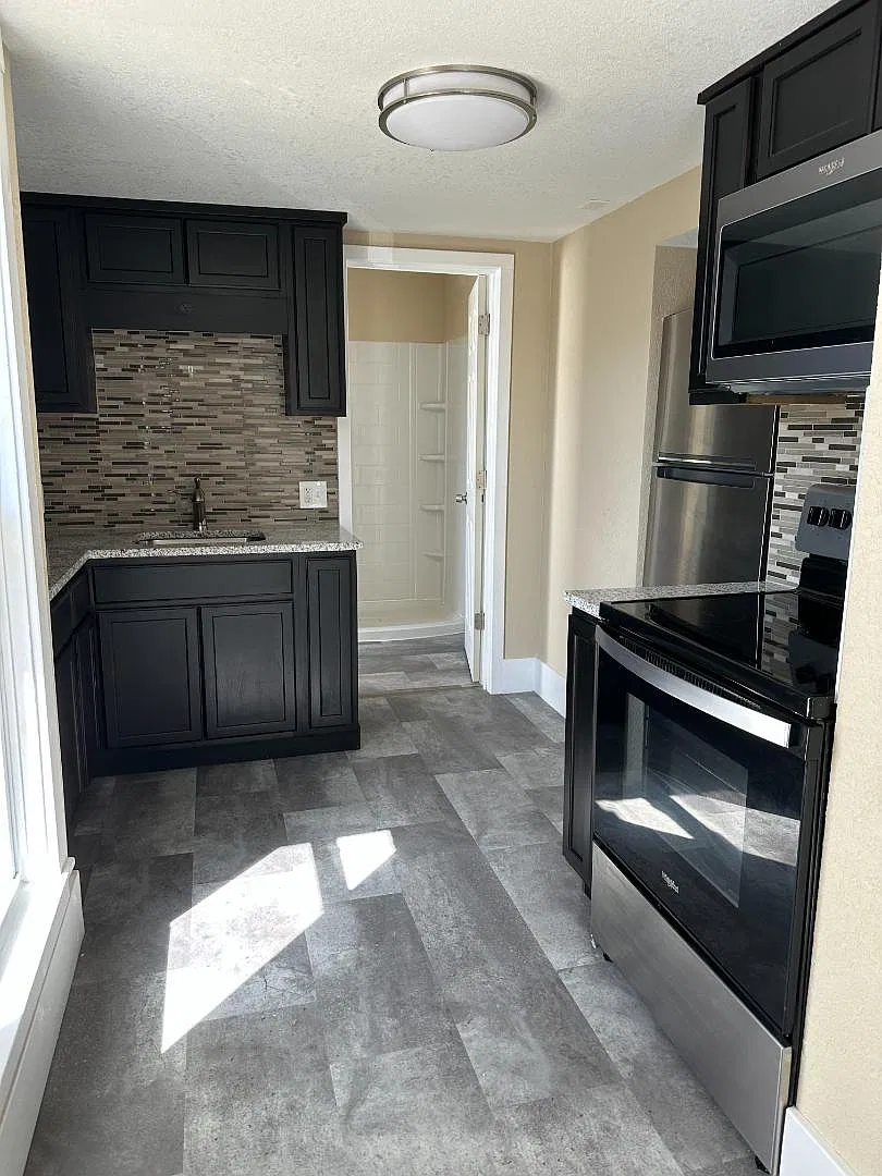 2321 Ashland Ave — Photo 4
