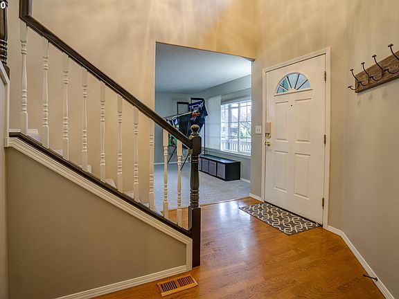 4th image of 1504 NE 127th Ave