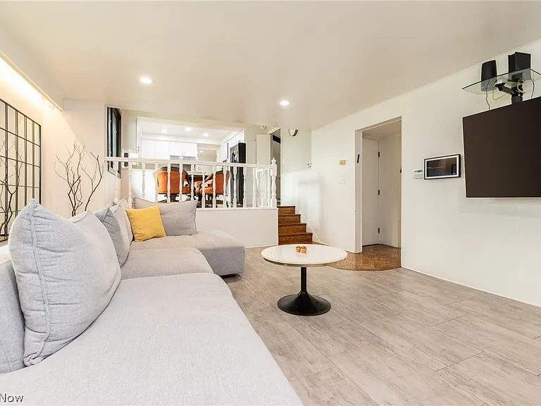 25150 Cardington Dr — Photo 19