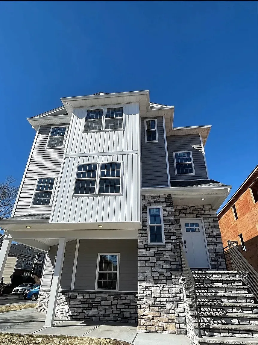 1 bed, $1,300 — Photo 1