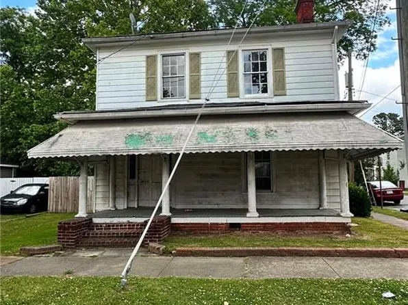 212 Grace St, Suffolk, VA 23434