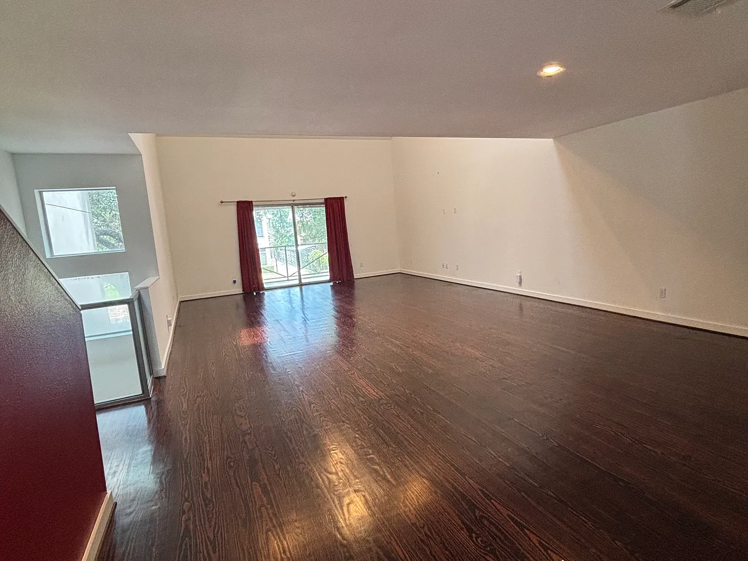 2429 Wentworth St — Photo 2
