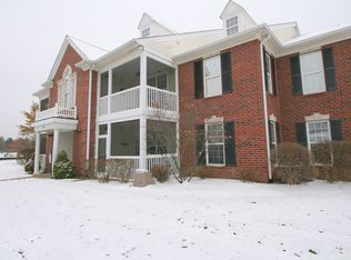 828 W Summerfield Gln, Ann Arbor, MI 48103