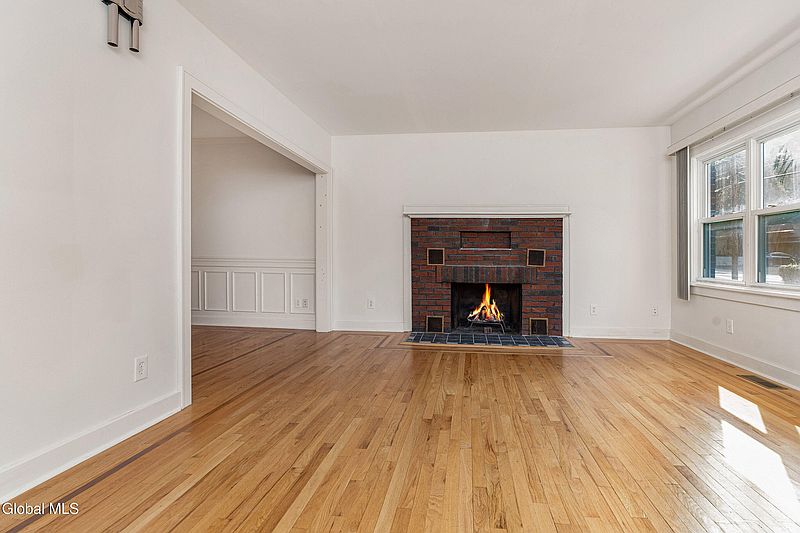 3rd image of 2315 Consaul Road