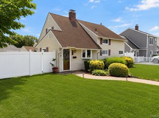 164 Bloomingdale Rd, Levittown, NY 11756