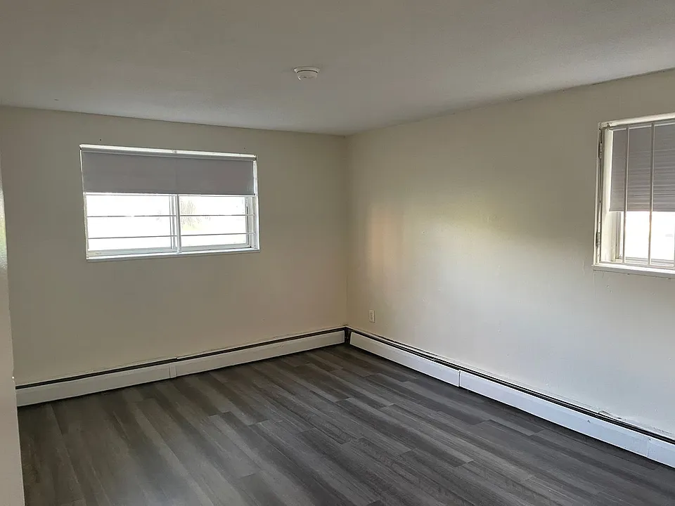 90 Gardner St #5B
