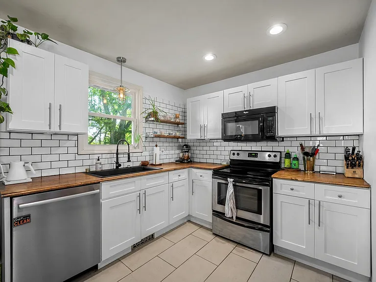 205 Cedar Dr — Photo 12