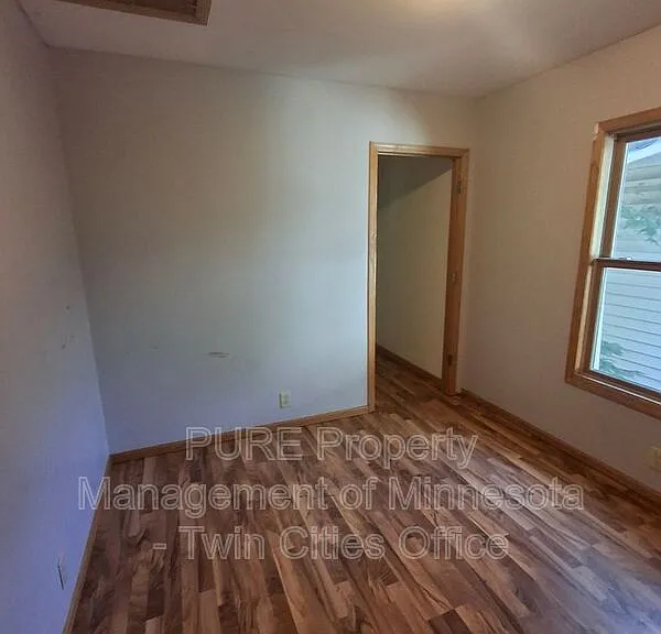 3321 37th St E — Photo 5
