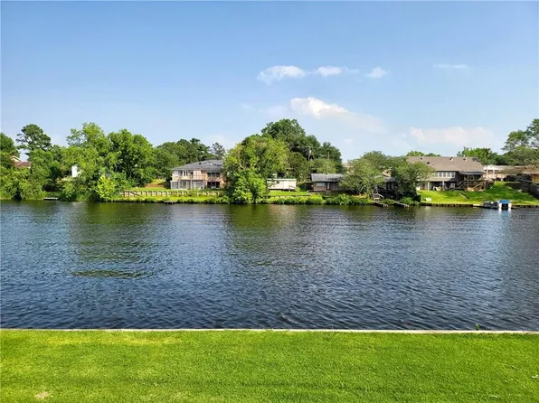 841 Parkway Dr, Natchitoches, LA 71457