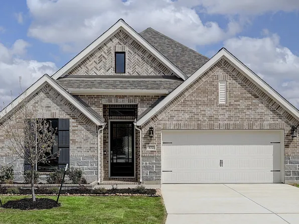 172 Mountain Oak, Castroville, TX 78009