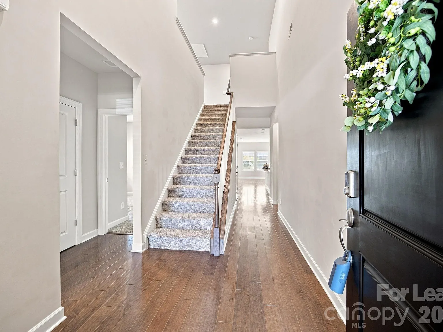 4 bed, 3.0 bath, 2282 sqft, $2,500 — Photo 3