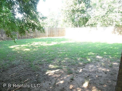 4th image of 1504 NW Columbia Ave