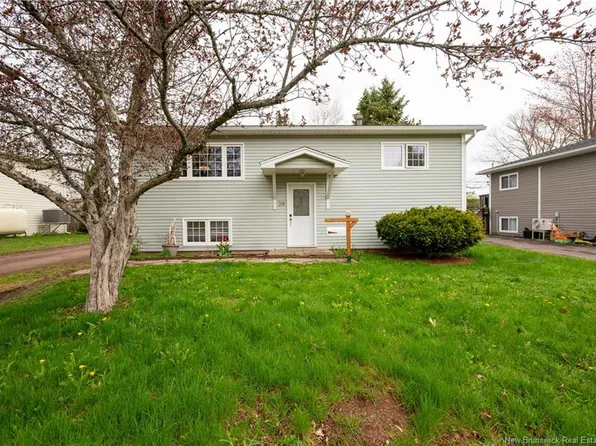 38 Meghan St, Riverview, NB E1B 4E5