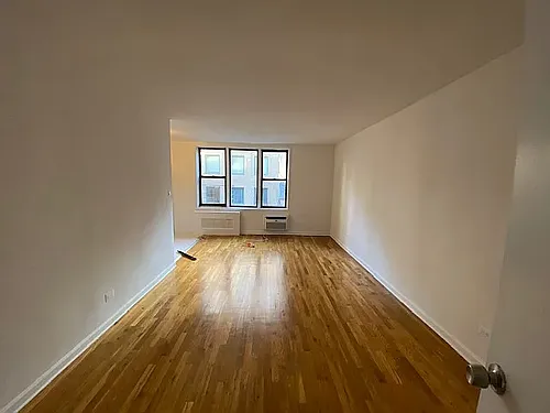27 E 13th St #7K Photo 1 27 E 13th St #7K Photo 1