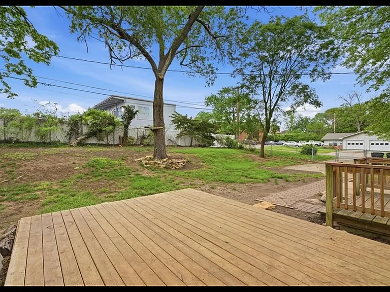 2902 W 7th St — Photo 15
