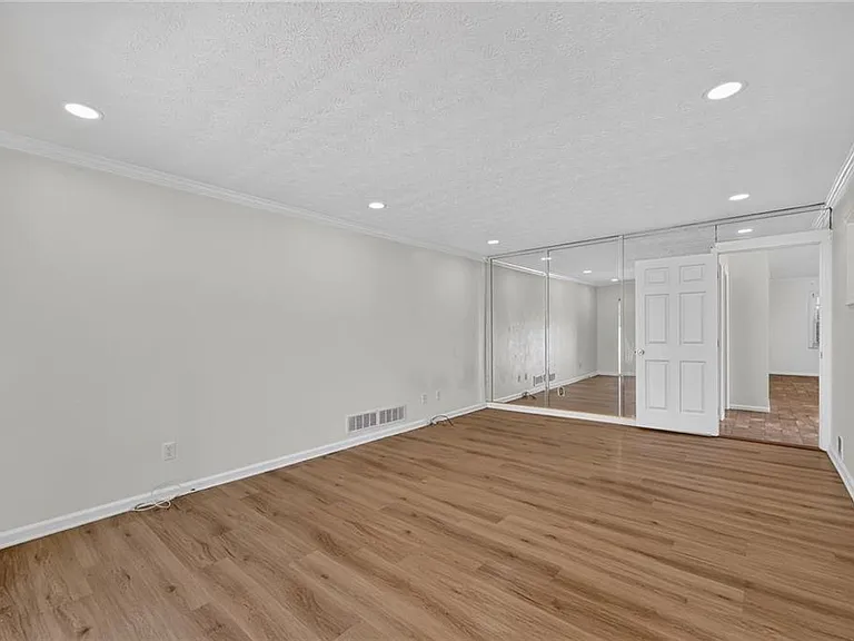 1714 S Johnson Ferry Rd NE — Photo 22