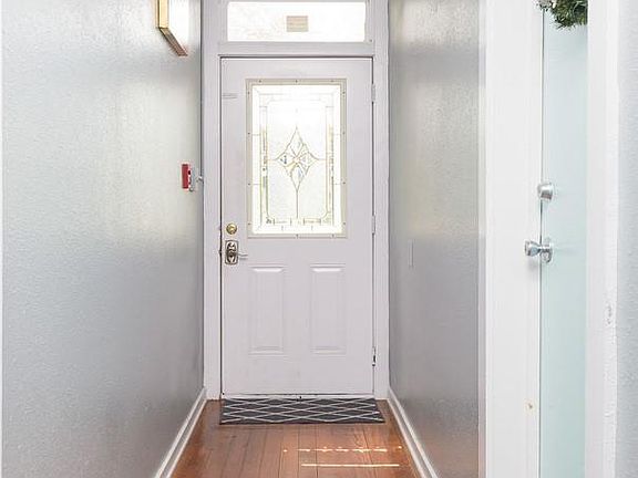2nd image of 411 E Carson St #2