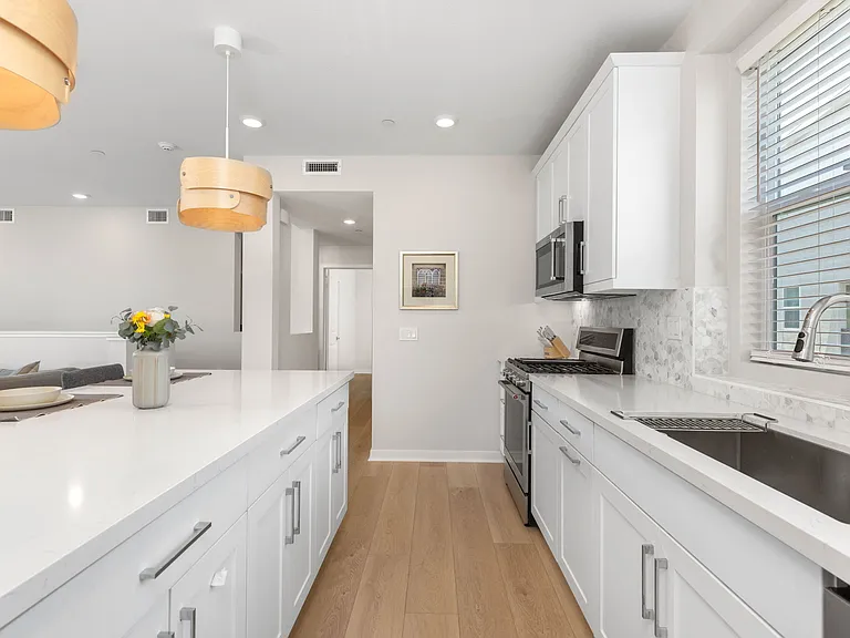 10443 Newbliss Way — Photo 3