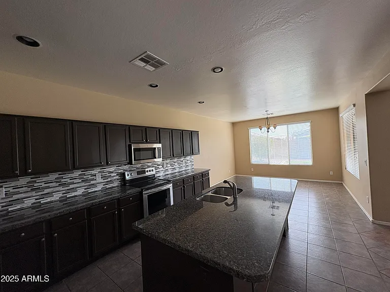 2703 E Zion Way — Photo 6