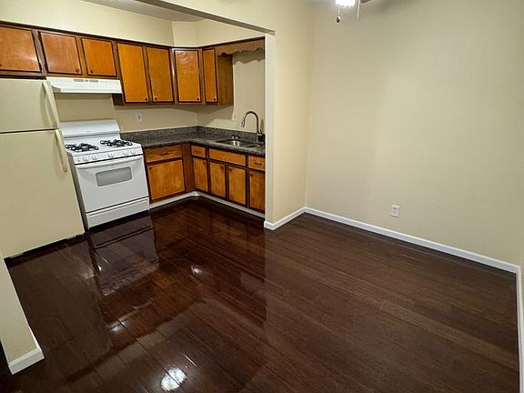 3rd image of 3627-3631 N Rockton Ave #3631-201