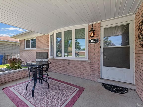 3rd image of 3822 Martin Rd