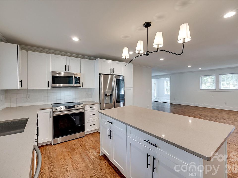 1st image of 3001 Tuckaseegee Rd