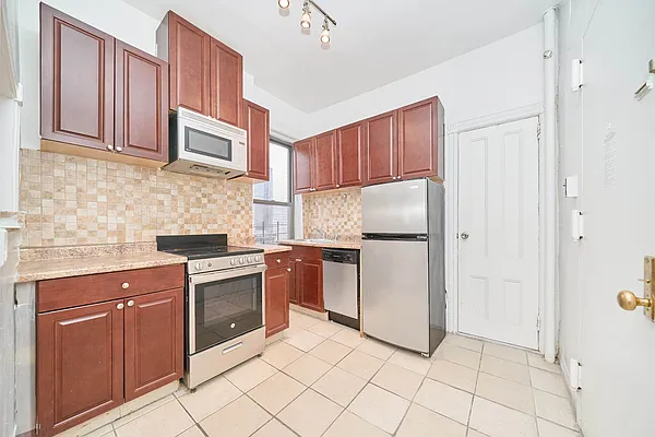 Rented by Living New York | media 9