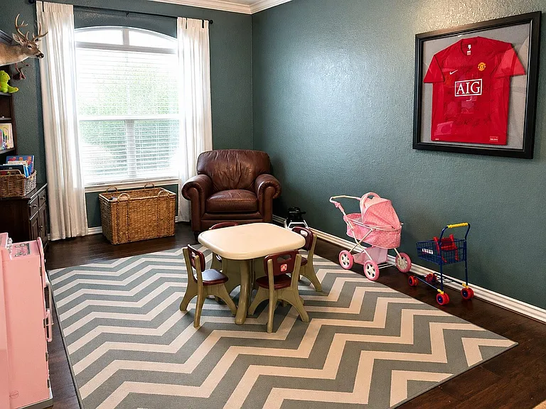 705 Rolling Brook Ln — Photo 4