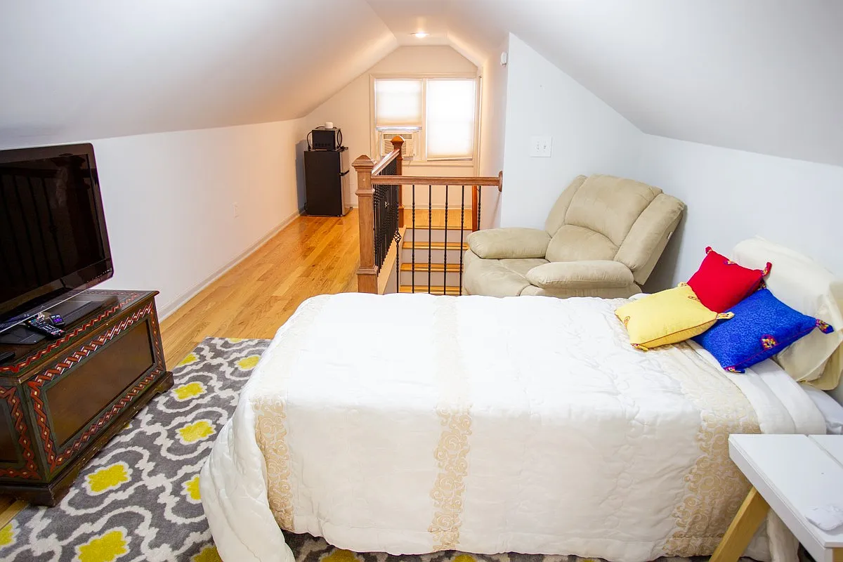 1 bed, 1700 sqft, $950 — Photo 1