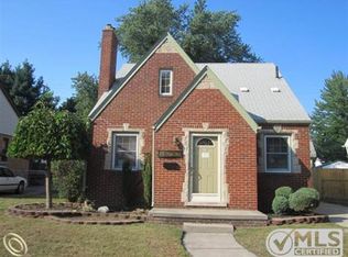 15753 Deerfield Ave, Eastpointe, MI 48021