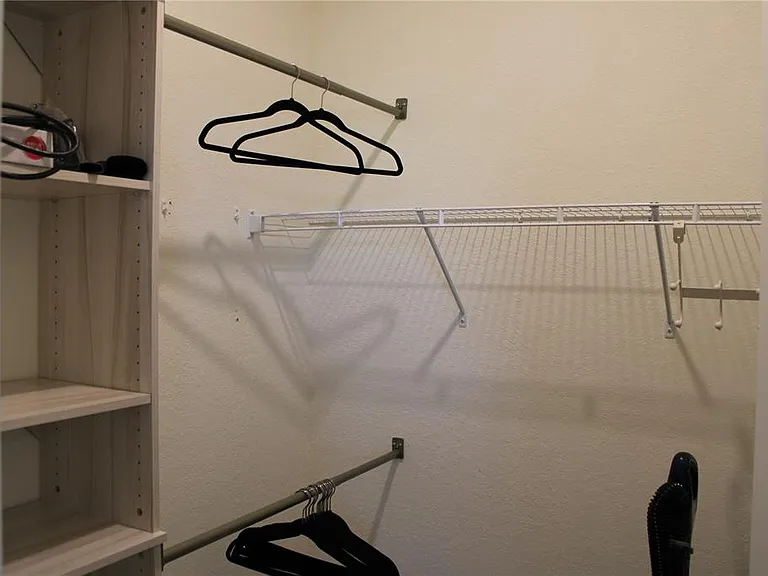 6647 Clairborne Ln — Photo 17