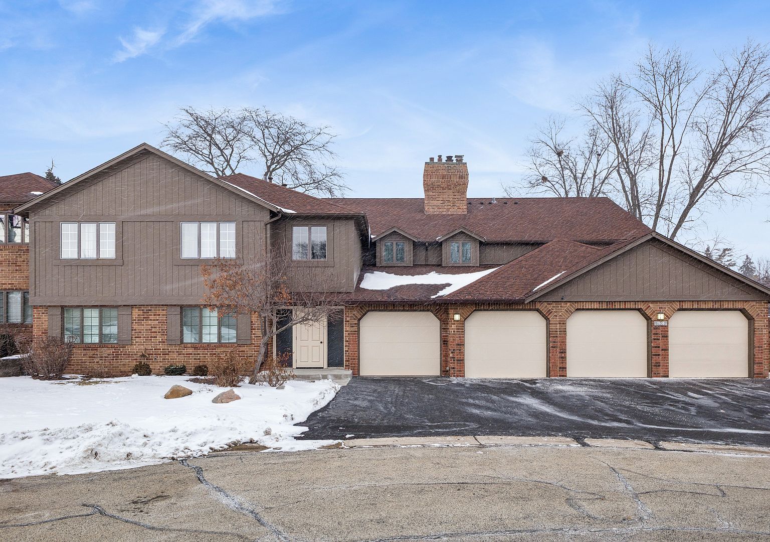 7930 W Lakeview Ct APT 1B