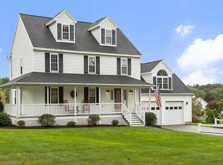 2 Clover Hill Cres, Tyngsboro, MA 01879