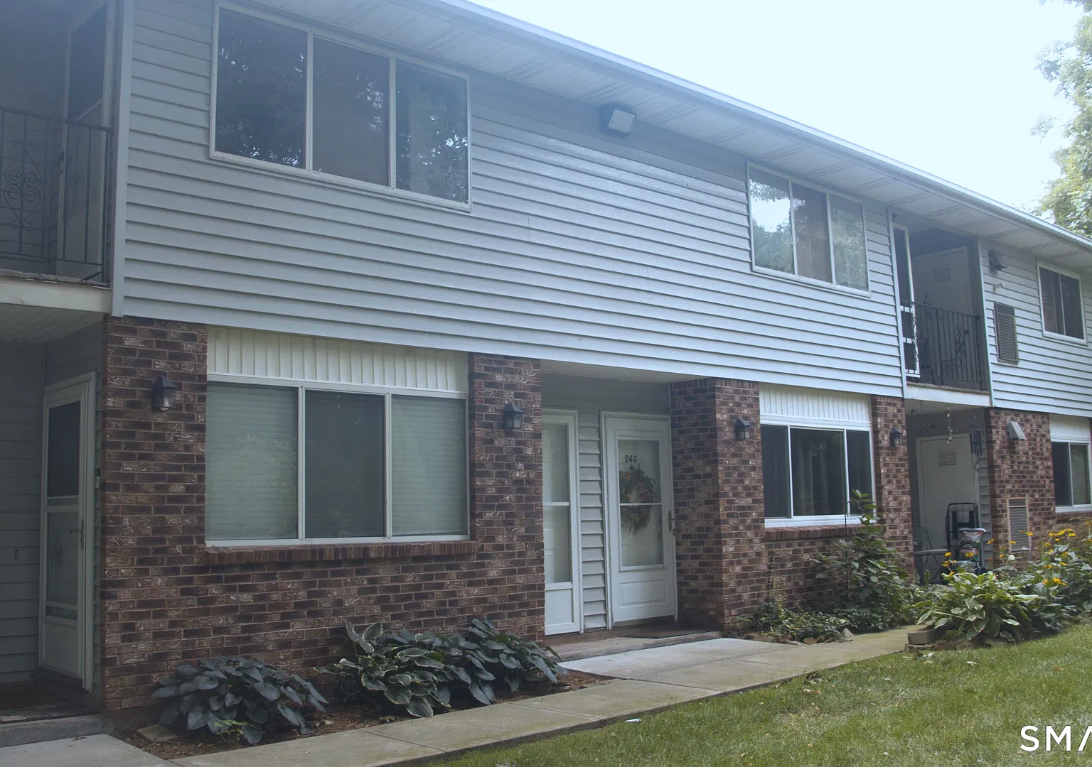 140 Thompson St — Photo 3