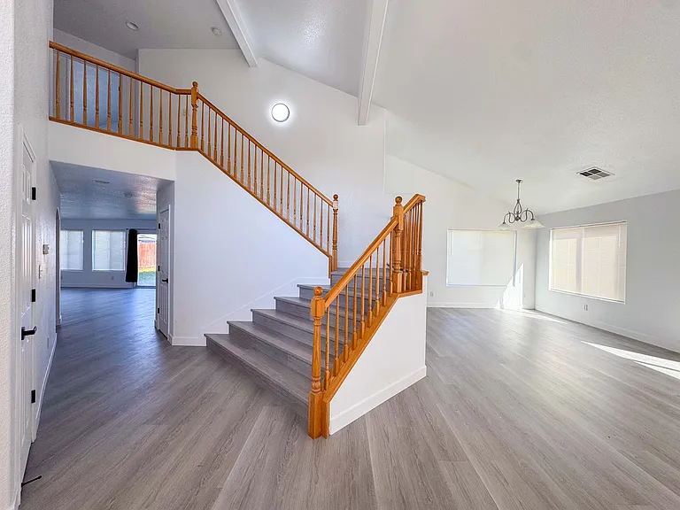 1033 Chenin Blanc St — Photo 4