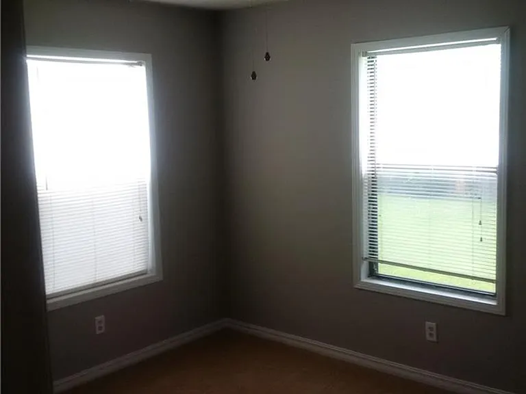 2110 S Emma Ave — Photo 6