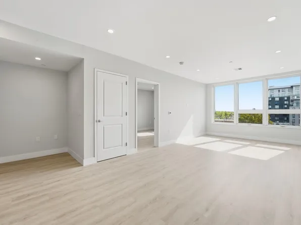 40 Center Street image 6 of 19