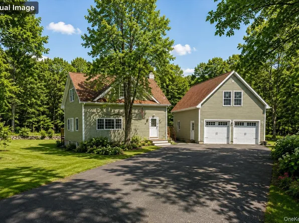 8 Garrett Place, Carmel, NY 10512