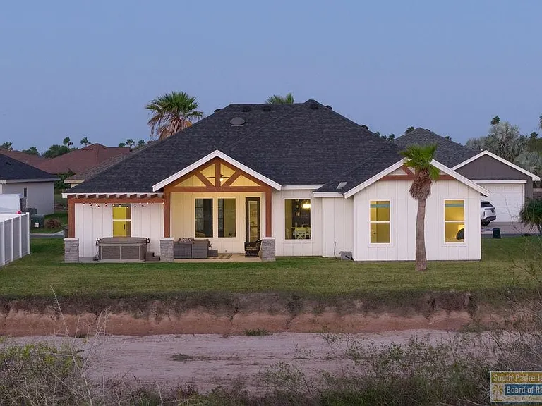 124 Torrey Pines Rd — Photo 38