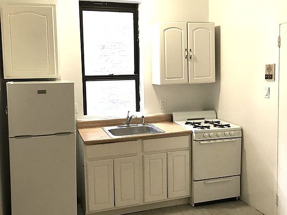 5th image of 844 Amsterdam Ave APT 2R